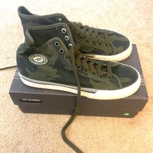 PF Flyers camo hi tops, Mens 8, Womens 9.5